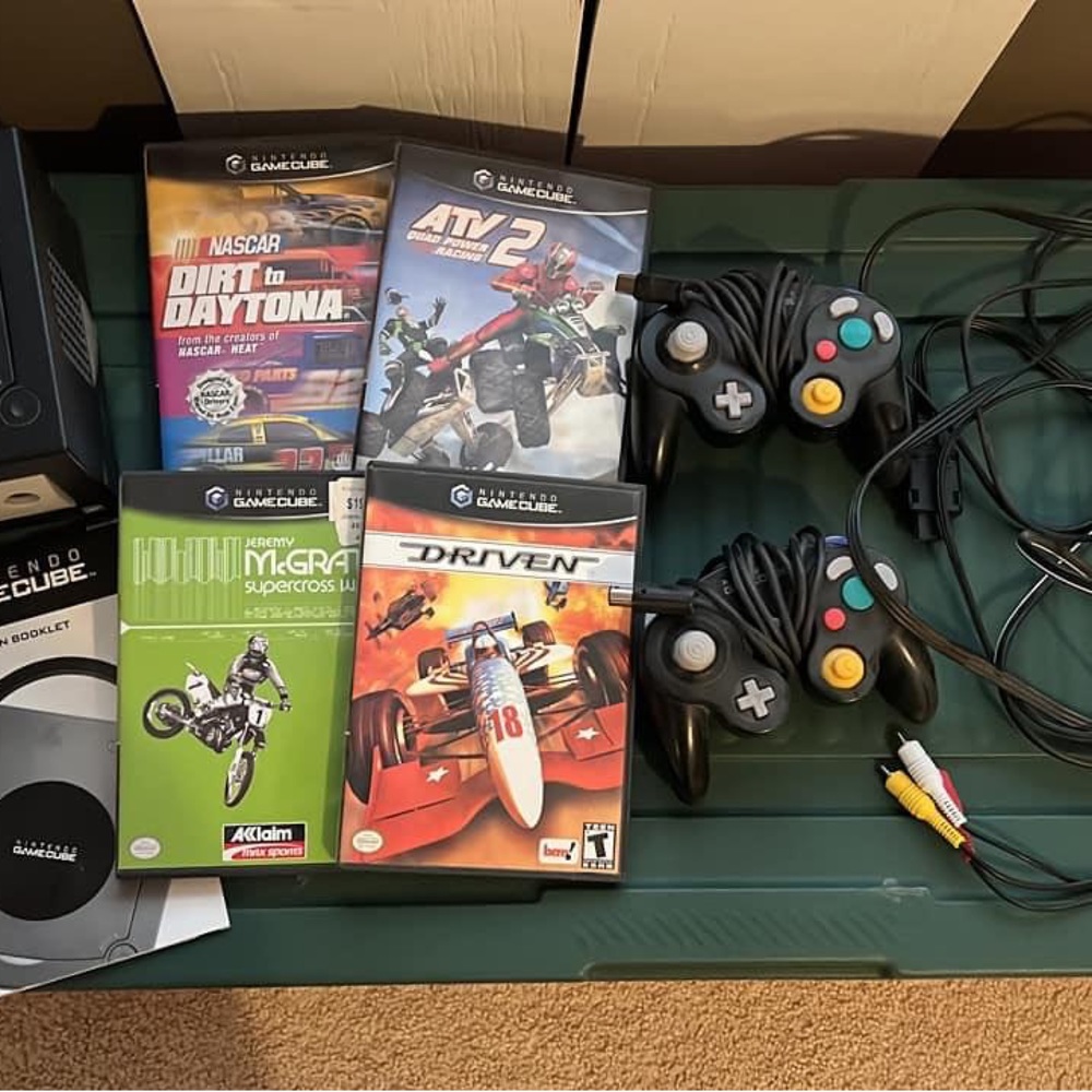 Nintendo Game Cube, everything included and ready to go!